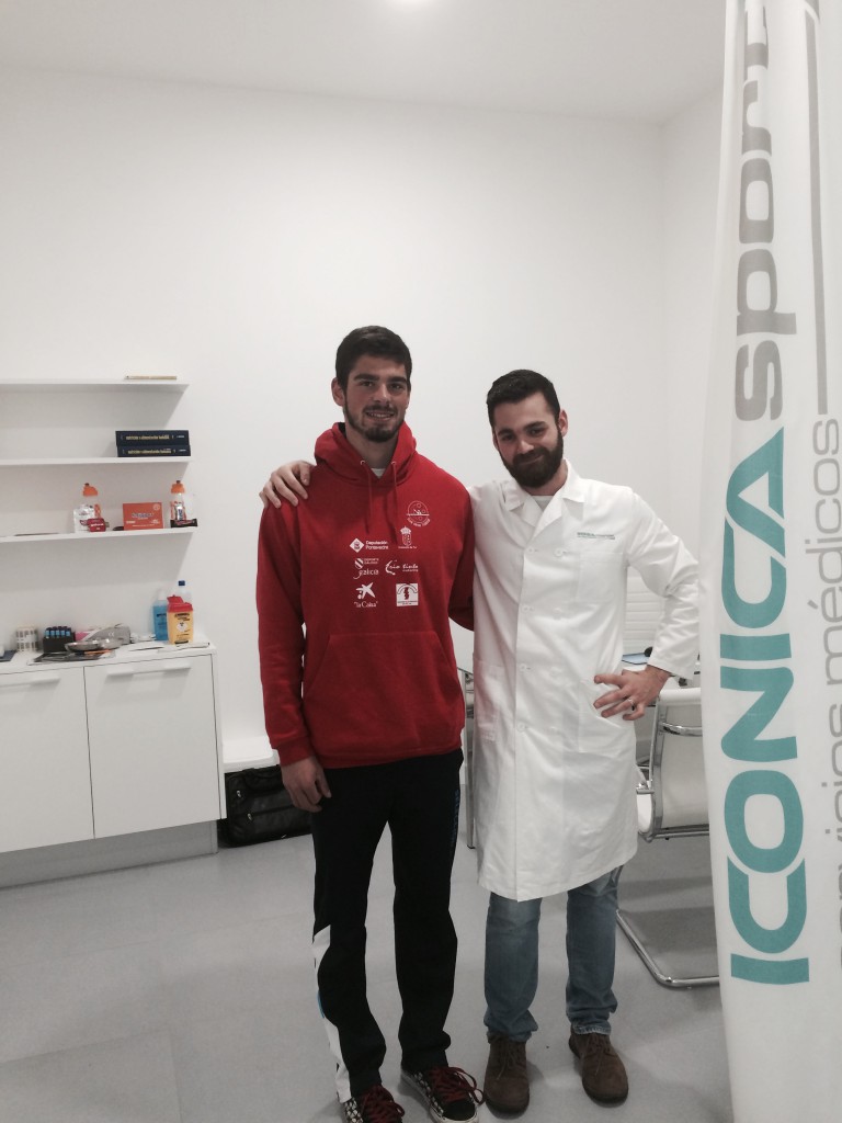 El piragüista Roi Rodríguez Huertas visita nuestra clínica de medicina deportiva