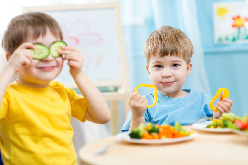 Cómo conseguir que nuestros hijos coman de forma sana y nutritiva